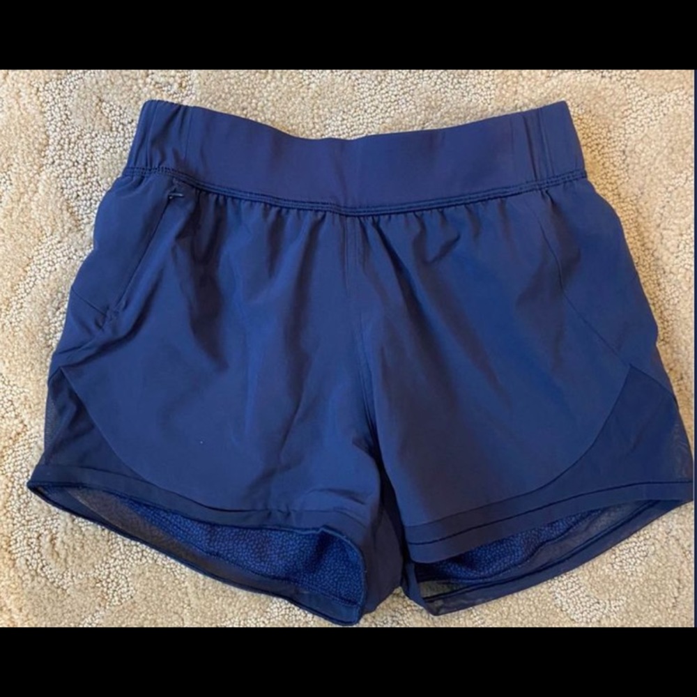 lululemon reversible shorts size 2